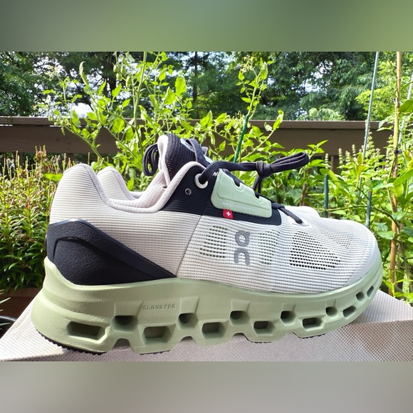 On Running Shoes - On Running Cloudstratus 2 Women's Shoes  8W